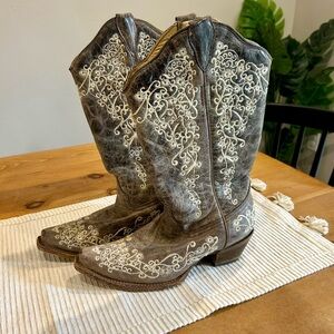 Corral Brown and Cream Heeled Boots with Intricate Embroidery